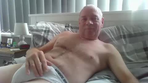 Snapshot of tony14712 chatting on October 23, 8:51 am tony14712 online show from October 23, 8:51 am