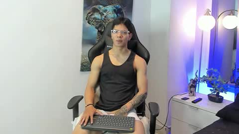 tony_petrov online show from December 1, 12:19 pm