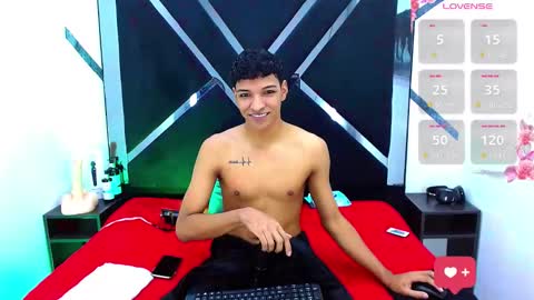 Snapshot of tony_rick_ chatting on October 17, 4:38 am Tony And Rick online show from October 17, 4:38 am