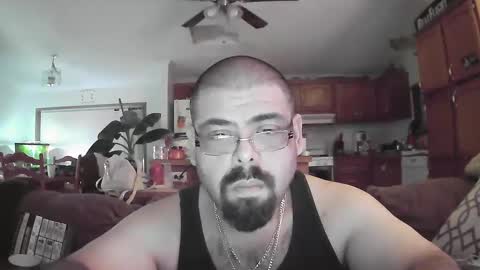 Snapshot of tonyc6585 chatting on December 15, 7:46 am tonyc online show from December 15, 7:46 am