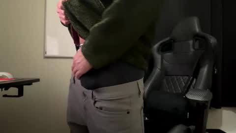 tonytonytony3001 online show from December 10, 4:02 am