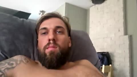 tonytto online show from October 22, 2:32 pm