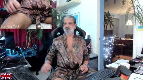 Snapshot of topalphaboss chatting on October 5, 6:34 pm topalphaboss online show from October 5, 6:34 pm