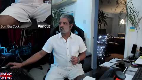 Snapshot of topalphaboss chatting on October 11, 8:24 pm topalphaboss online show from October 11, 8:24 pm