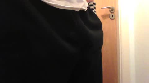 trackielad online show from March 6, 7:36 am