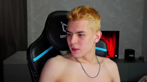 travisrivas online show from March 7, 4:22 pm