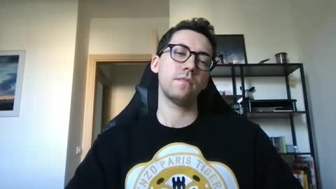Snapshot of trevor_x2 chatting on February 6, 10:48 am trevor_x2 online show from February 6, 10:48 am