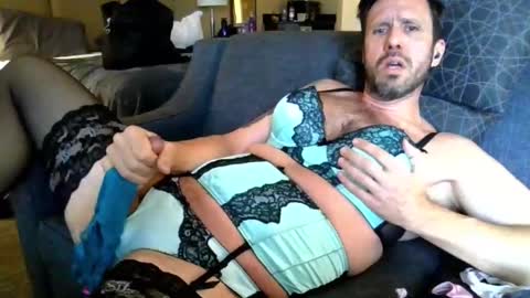 Snapshot of triciawu22 chatting on January 3, 4:06 pm triciawu22 online show from January 3, 4:06 pm