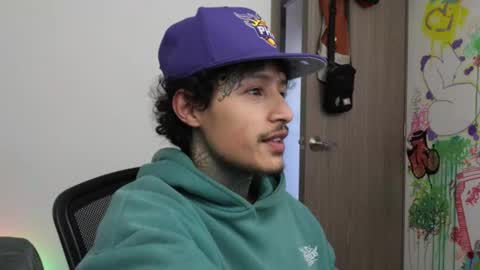 - trieone online show from February 8, 10:25 pm