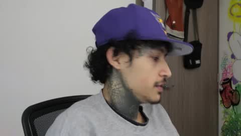 - trieone online show from February 17, 3:22 pm