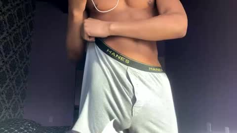 Snapshot of trillahung chatting on December 23, 6:37 pm WapBopper online show from December 23, 6:37 pm