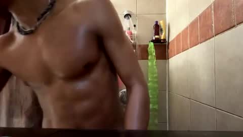 Snapshot of trillahung chatting on January 10, 12:58 pm WapBopper online show from January 10, 12:58 pm