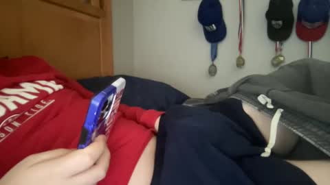 Snapshot of twinkmikexxx12 chatting on February 17, 3:42 pm mike online show from February 17, 3:42 pm