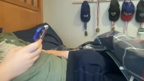 Snapshot of twinkmikexxx12 chatting on February 2, 4:32 pm mike online show from February 2, 4:32 pm