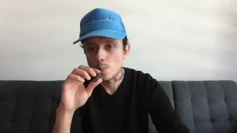 Derrick online show from April 5, 4:36 pm