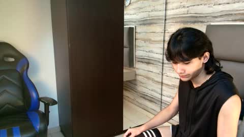    online show from December 15, 3:36 am