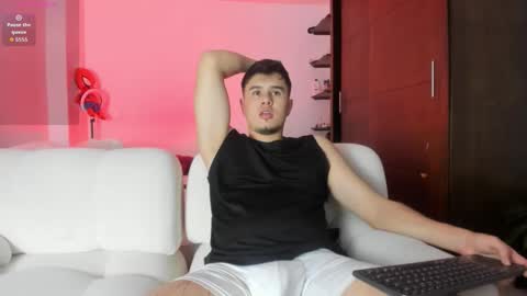 twintease online show from November 12, 1:11 am