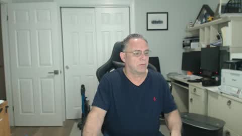 Twopeopleinlove online show from January 8, 11:48 am