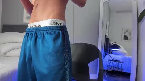 Snapshot of tyler_fox_ chatting on September 8, 9:14 pm Tyler Fox online show from September 8, 9:14 pm