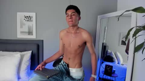 Snapshot of tyler_fox_ chatting on September 9, 9:24 pm Tyler Fox online show from September 9, 9:24 pm