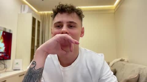 tyler_garrner online show from November 9, 4:55 pm