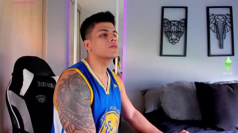 Snapshot of tyler_muscle chatting on January 4, 2:35 pm David online show from January 4, 2:35 pm