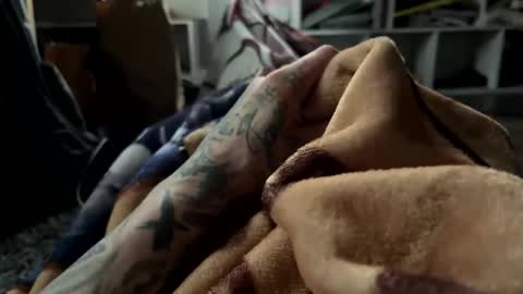 tylerc840 online show from April 12, 9:49 pm