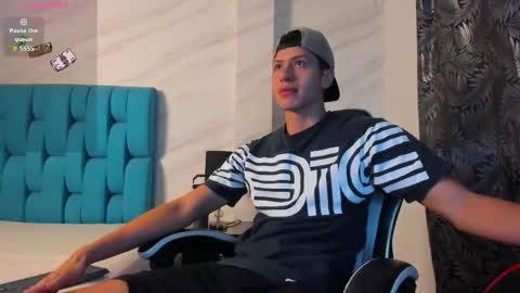 Snapshot of tylercold_x chatting on October 20, 11:47 am Tyler online show from October 20, 11:47 am