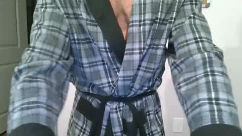 uhhuhyea online show from November 9, 10:25 pm