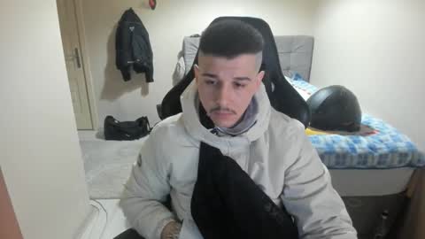Snapshot of ulxer chatting on February 13, 7:21 pm hi im mike tyson - online show from February 13, 7:21 pm