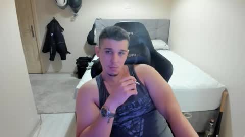 Snapshot of ulxer chatting on September 17, 8:21 pm hi im mike tyson - online show from September 17, 8:21 pm