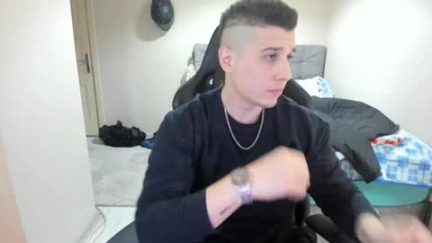 Snapshot of ulxer chatting on December 6, 8:07 pm hi im mike tyson - online show from December 6, 8:07 pm