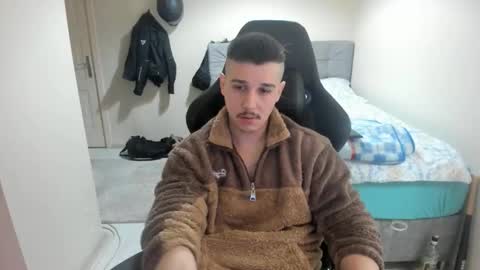 Snapshot of ulxer chatting on February 21, 8:05 pm hi im mike tyson - online show from February 21, 8:05 pm