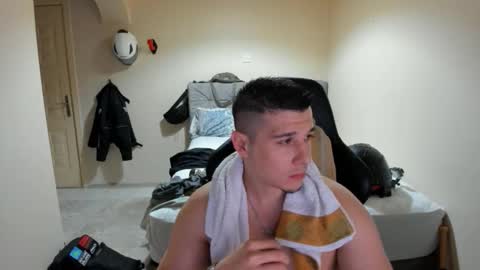 Snapshot of ulxer chatting on September 8, 5:34 pm hi im mike tyson - online show from September 8, 5:34 pm