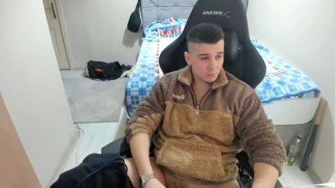 Snapshot of ulxer chatting on December 21, 8:10 pm hi im mike tyson - online show from December 21, 8:10 pm