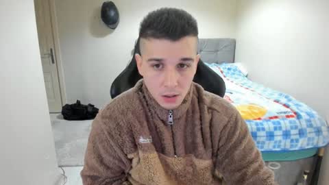 Snapshot of ulxer chatting on December 7, 11:45 pm hi im mike tyson - online show from December 7, 11:45 pm