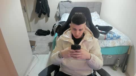 Snapshot of ulxer chatting on February 27, 8:09 pm hi im mike tyson - online show from February 27, 8:09 pm