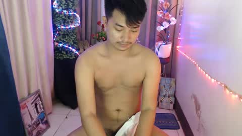 ur_hugechinito online show from January 13, 12:45 pm