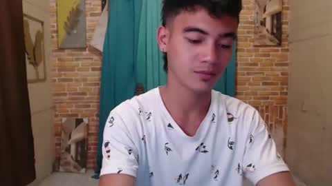 ur_naughtyboy_raphael online show from September 13, 9:32 am