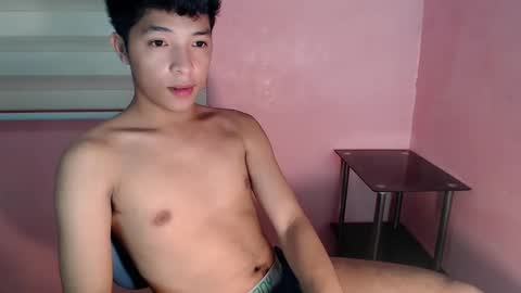 Snapshot of urhotethanxx chatting on February 18, 11:22 am Ethan online show from February 18, 11:22 am
