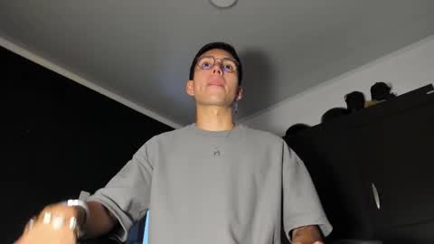 valentean online show from November 10, 5:18 pm