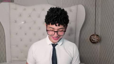 Valentin0 online show from November 3, 12:30 pm