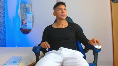 Mistery Guy online show from September 30, 4:10 pm