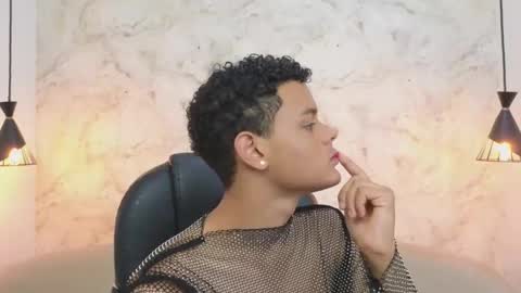 Snapshot of valentino_thompson chatting on September 24, 8:29 pm valentino_thompson online show from September 24, 8:29 pm