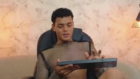 Snapshot of valentino_thompson chatting on September 18, 8:00 pm valentino_thompson online show from September 18, 8:00 pm