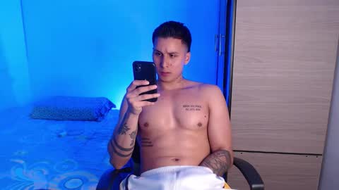 VALENTINO online show from November 30, 10:34 pm