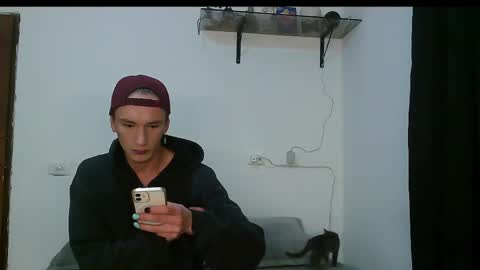 Vamp Noah and Dan online show from February 25, 6:25 am