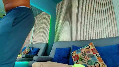 Vans Ross online show from March 14, 8:05 pm