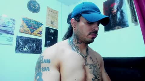 vanvelckan_ online show from June 7, 3:24 am