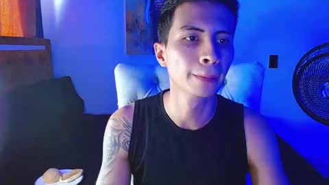 velk_hot1 online show from March 24, 1:05 pm